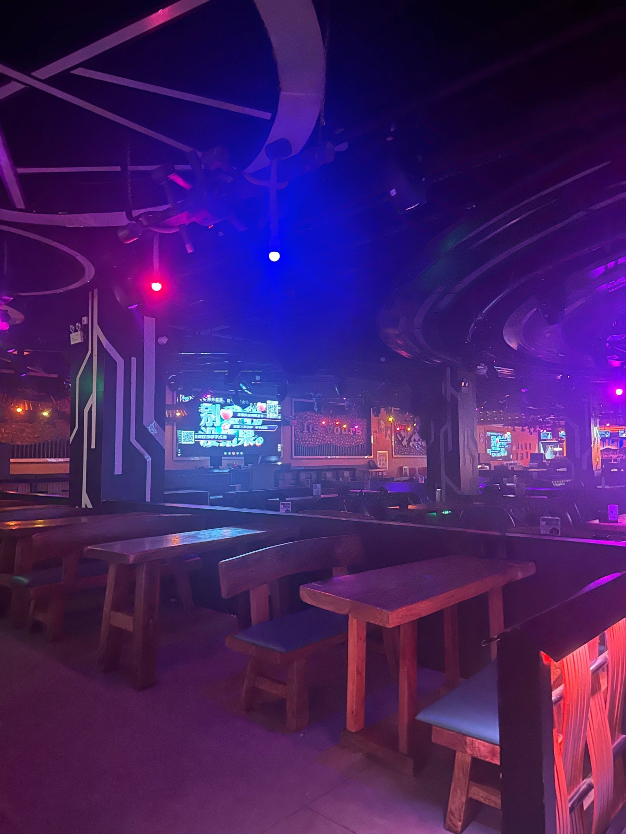 南充商务KTV预订指南-高坪区ktv预定